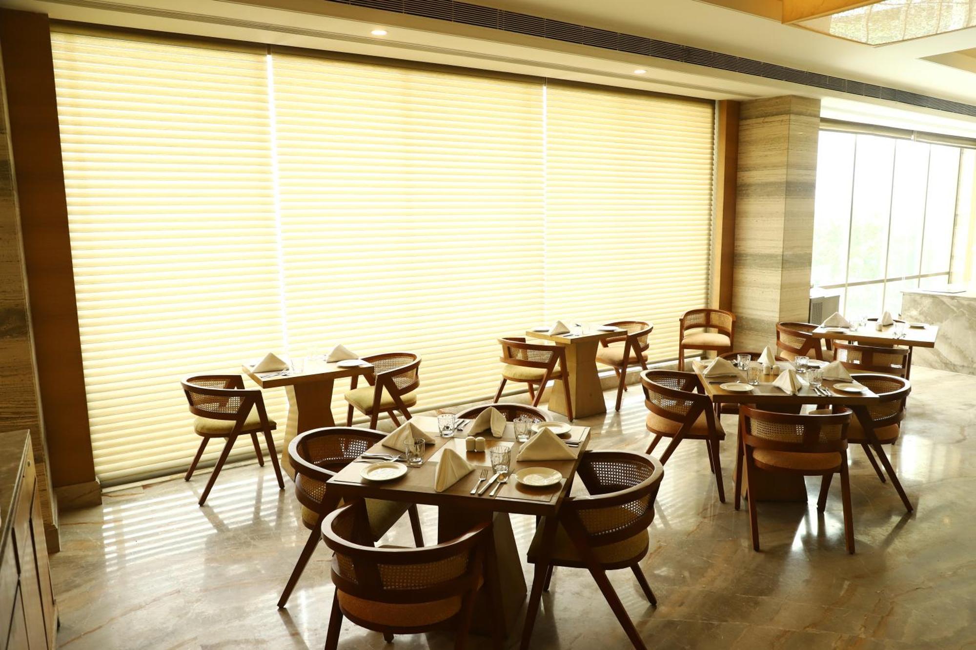 EFCEE Sarovar Portico Bhavnagar Exterior foto