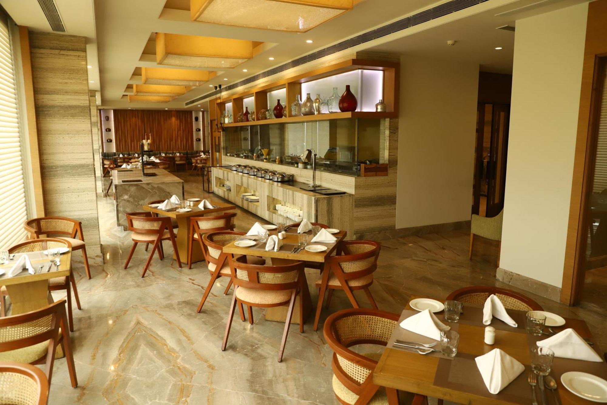 EFCEE Sarovar Portico Bhavnagar Exterior foto