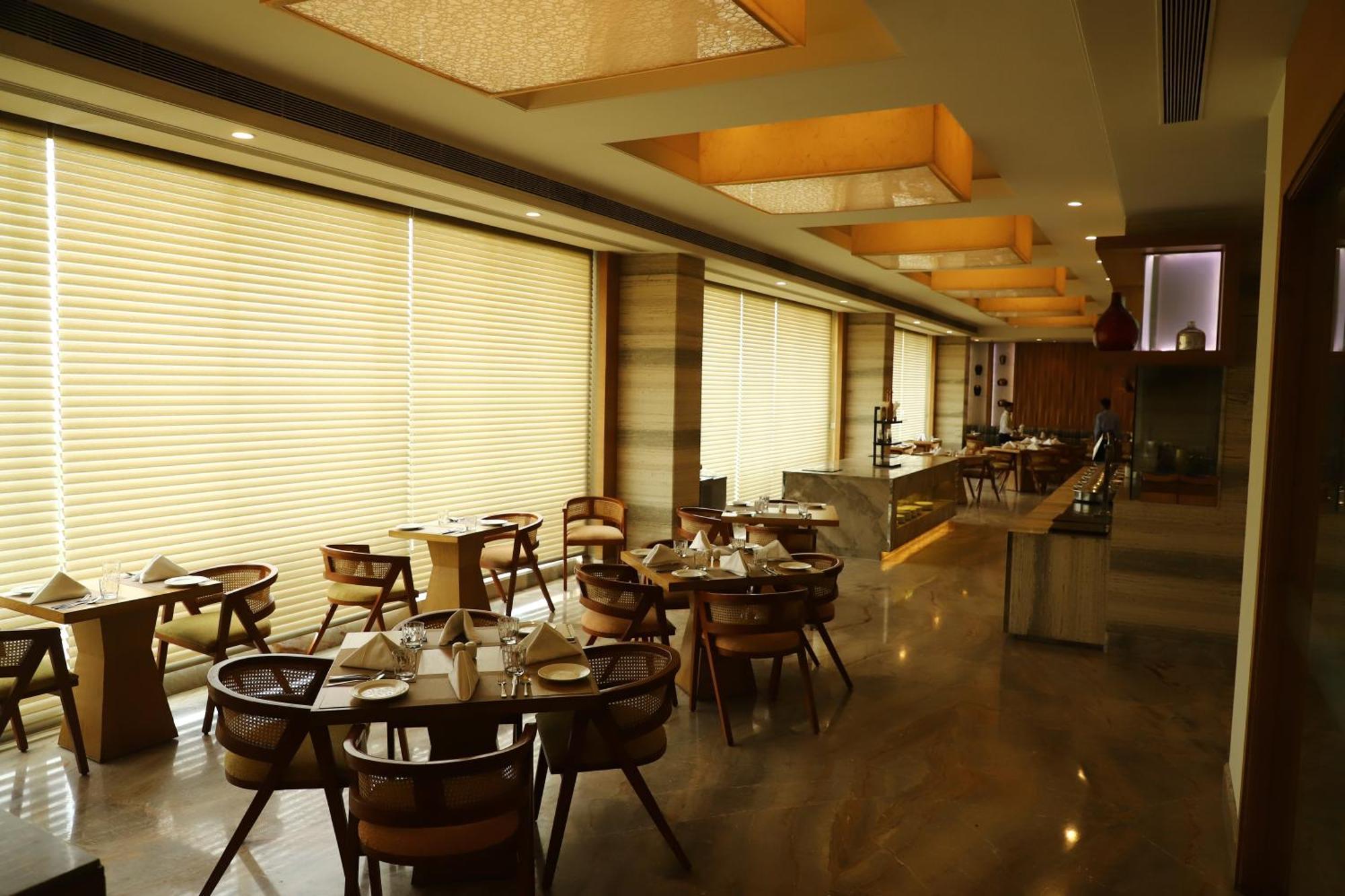EFCEE Sarovar Portico Bhavnagar Exterior foto
