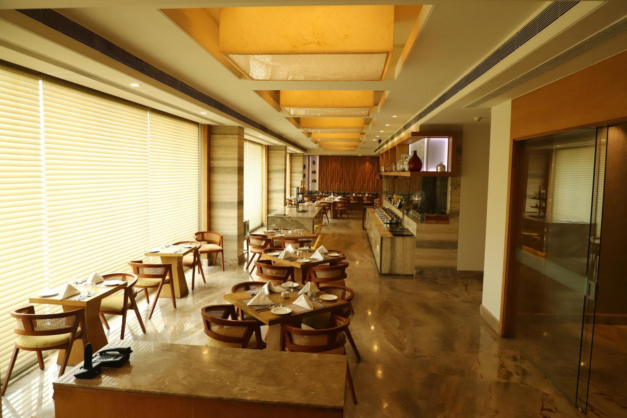 EFCEE Sarovar Portico Bhavnagar Exterior foto