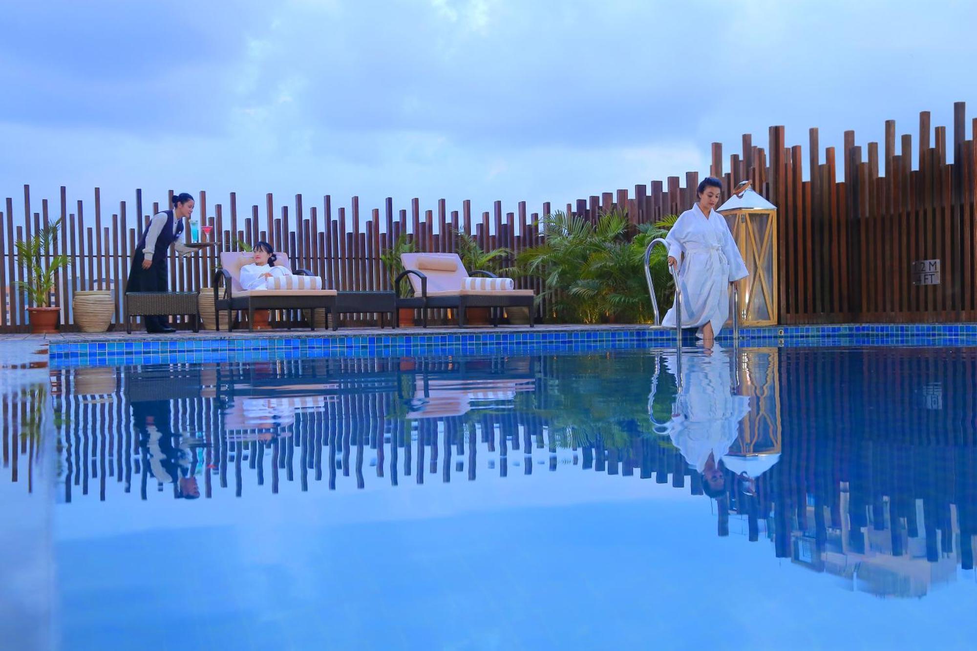 EFCEE Sarovar Portico Bhavnagar Exterior foto