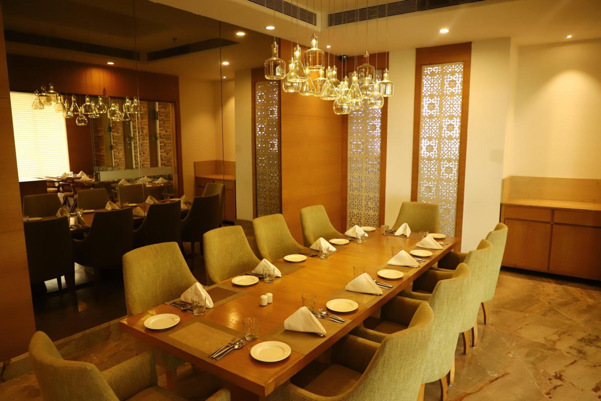 EFCEE Sarovar Portico Bhavnagar Exterior foto