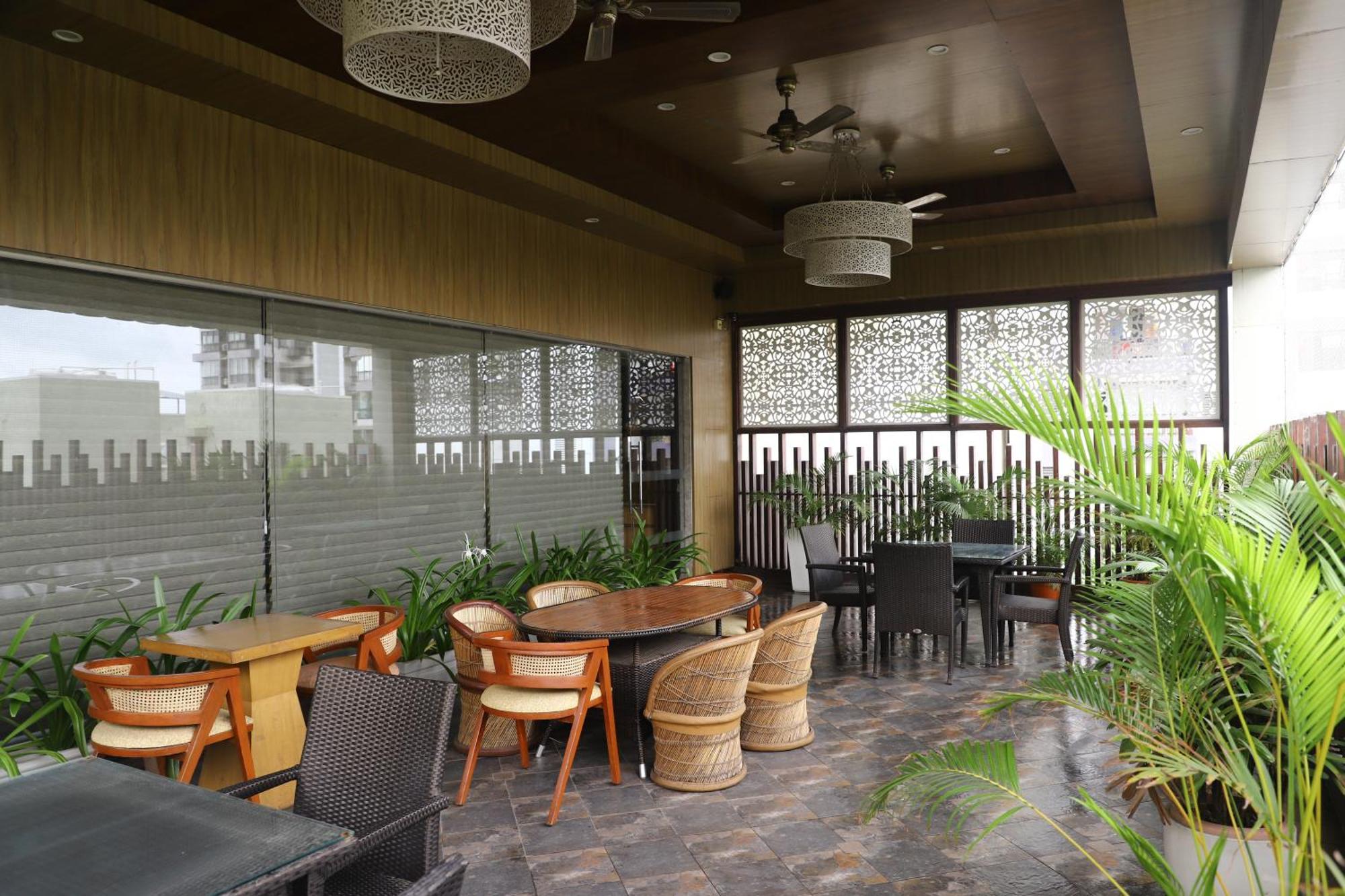 EFCEE Sarovar Portico Bhavnagar Exterior foto